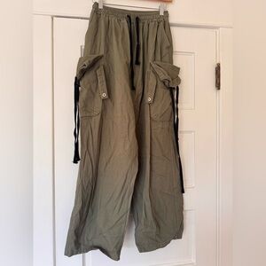 Olive Green Y2K Cargo Pants with Drawstring Size M/L
